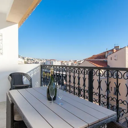 Cocooning 3 Pieces Duplex 3 Etoiles Calme Centre A 5mn Plages Et Palais